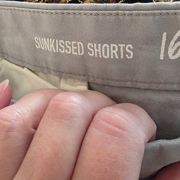 The Gap Gray Sunkissed Short Women's Size 16 Cotton Shortie Short - Picture 10 of 13